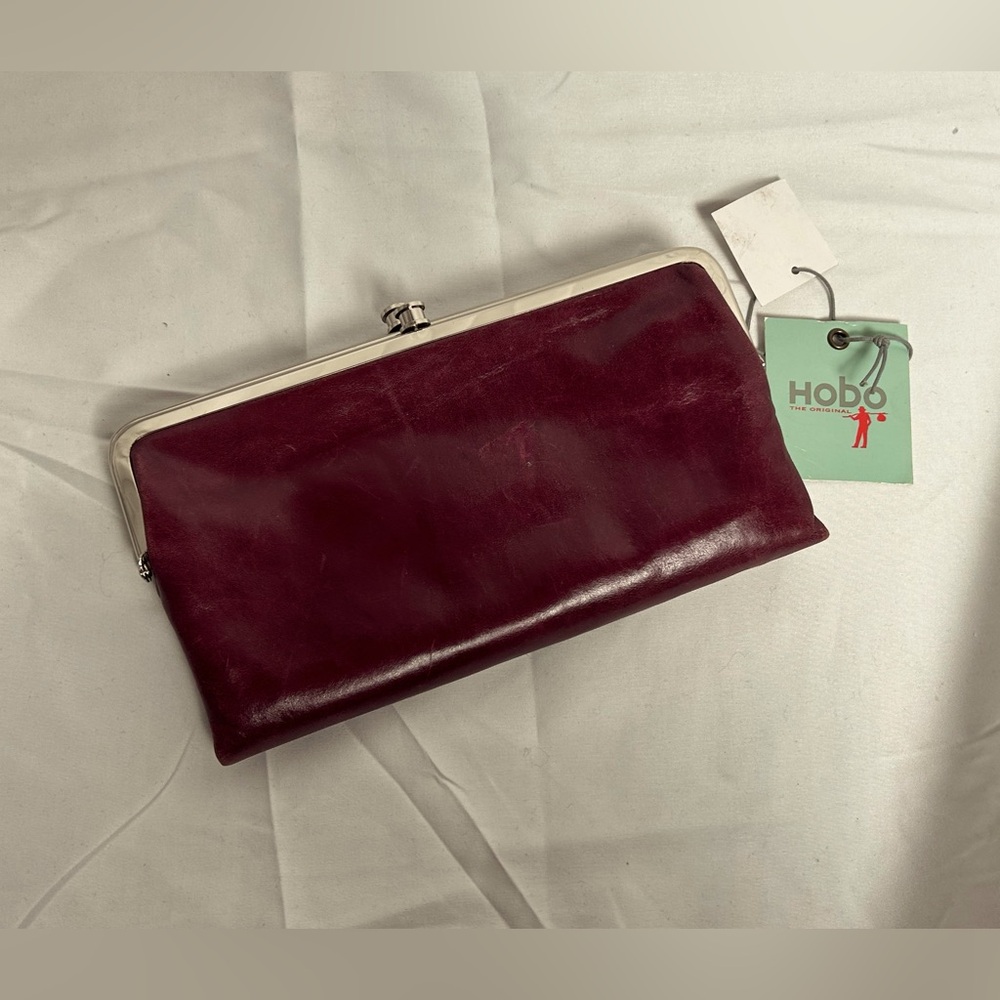 Nwt- Hobo Bags- Lauren Clutch Wallet in Bordeaux